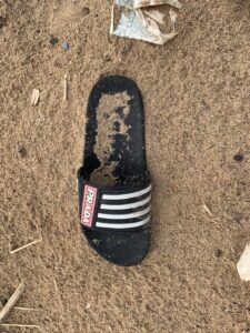 Mahmoud Chatah: black n white stripes slipper